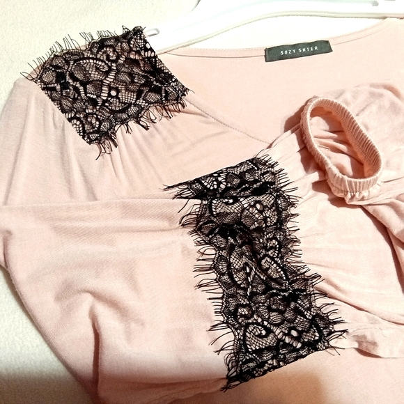 NEWOT🎀SUZY SHIER Viscose Pink Long Sleeve Blouse with Black Lace Fringe Sz: L - Picture 3 of 10